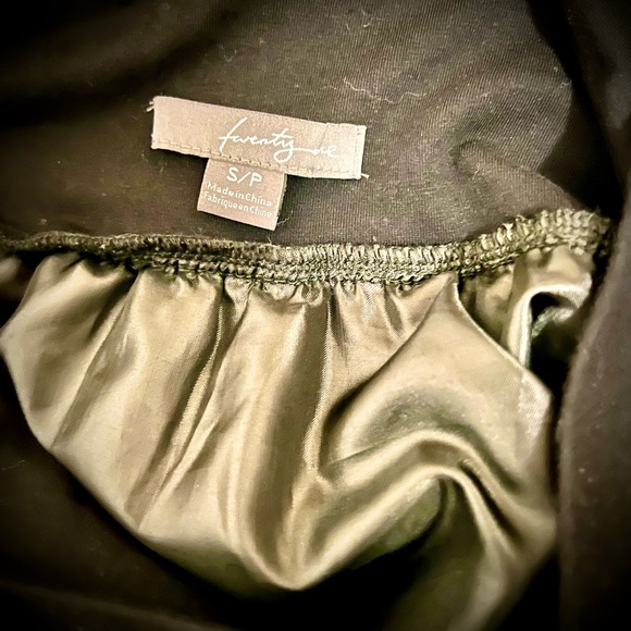 Very Cute S/P Black Frilly Short Skirt which folds at top for Mini Skirt Look - Picture 3 of 6